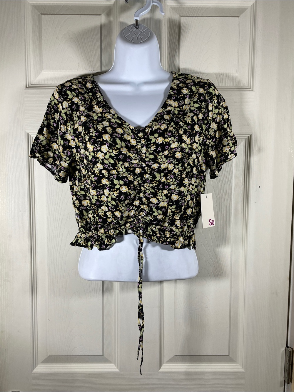 SO Floral Black Cropped Tie-Front Top